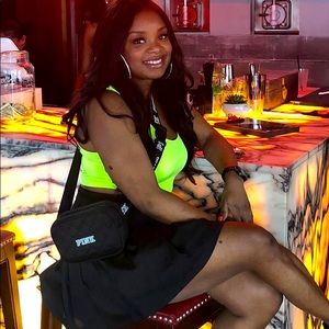 Meet your Posher, Ebony